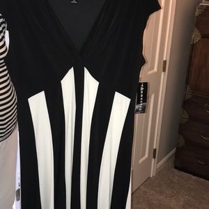 Connected Apparel Black and White Midi Dress